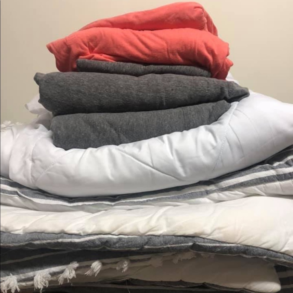 Twin XL Bedding Set with Mattress Pad
